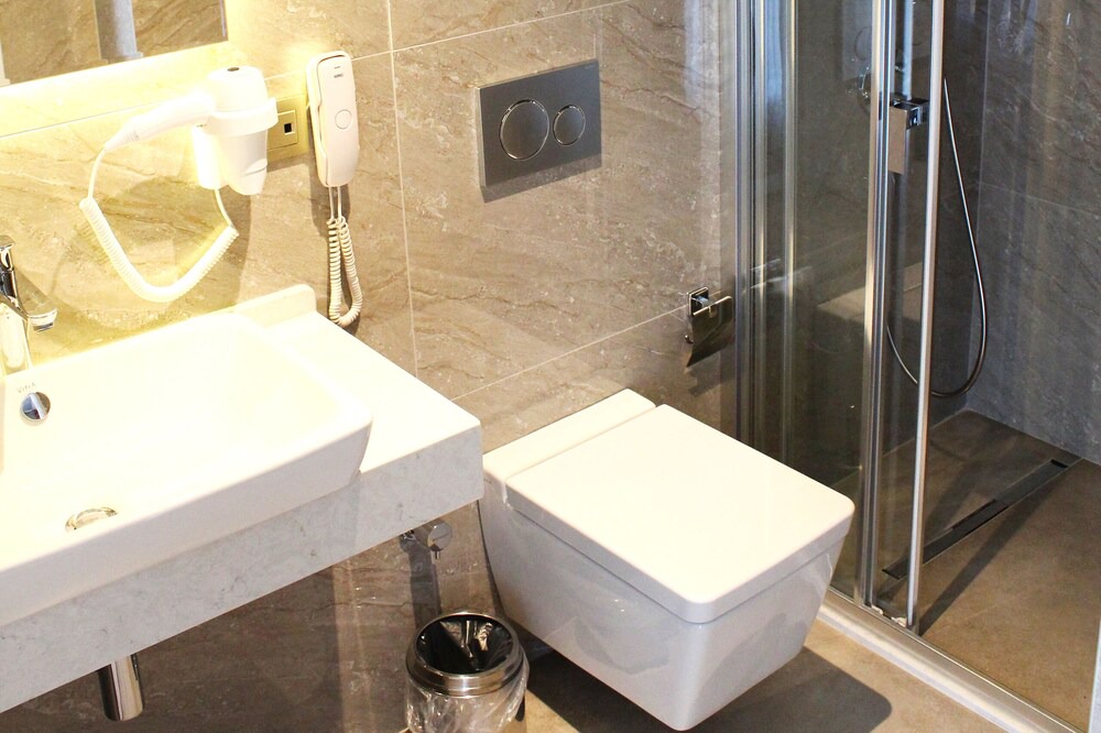 Photo of Bathroom in Canakkale