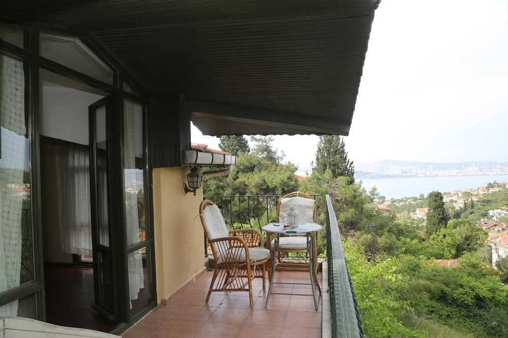Photo of Bedroom in Adalar