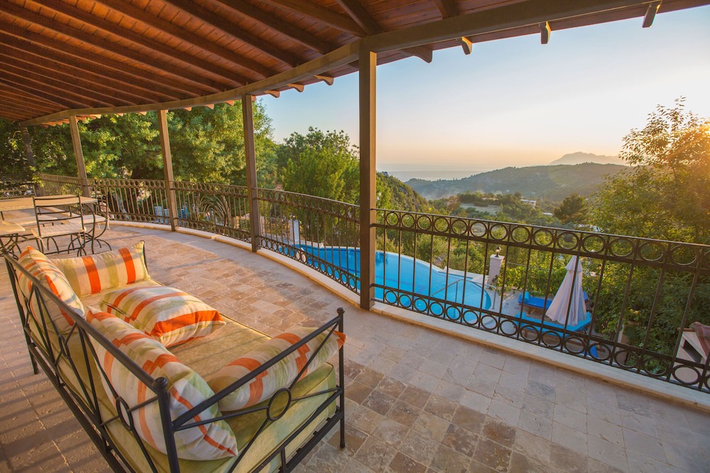 Photo of Patio Balcony in Islamlar