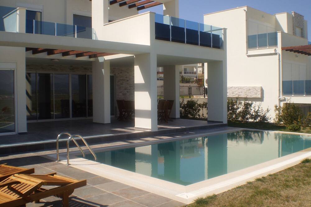 Photo of Outdoor in Side