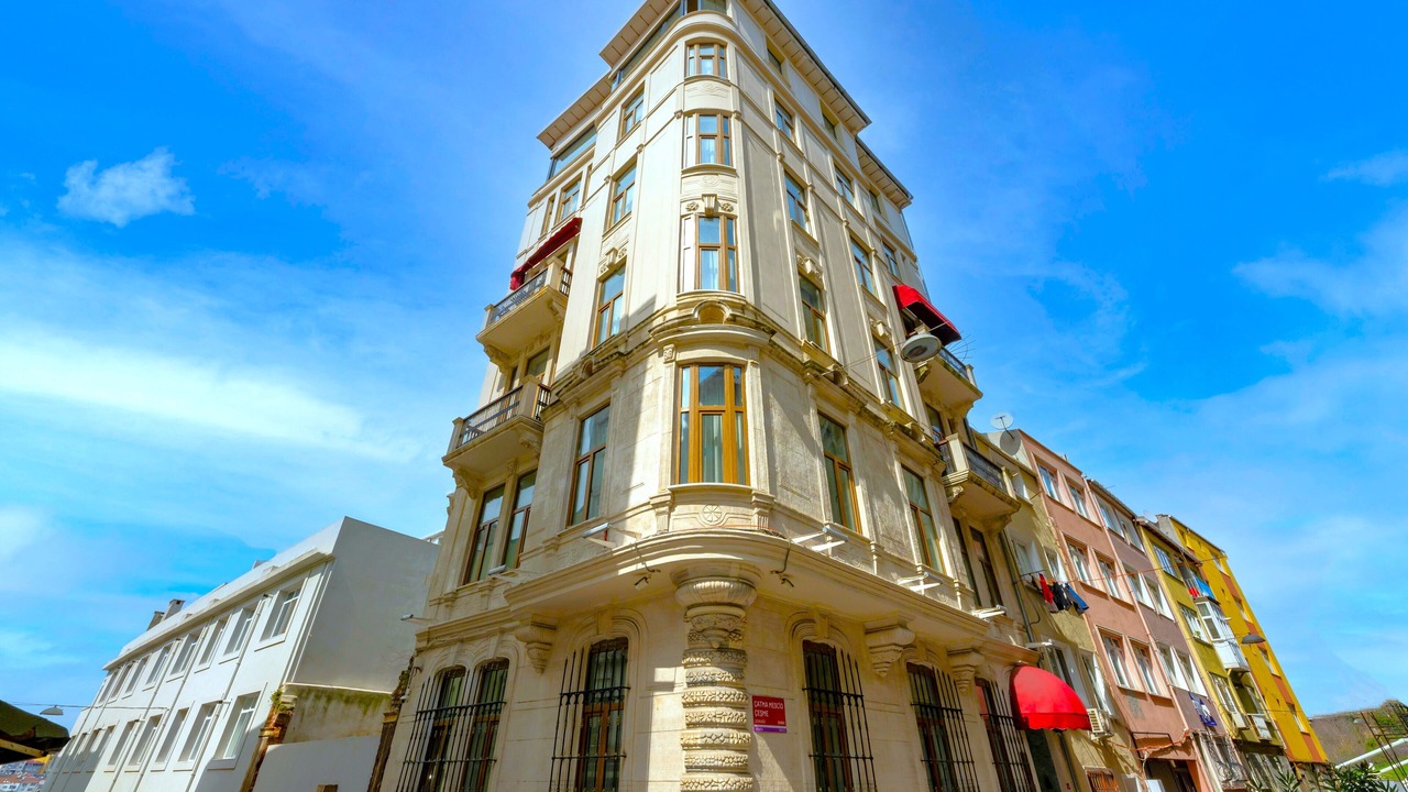 Photo of Outdoor in Pera