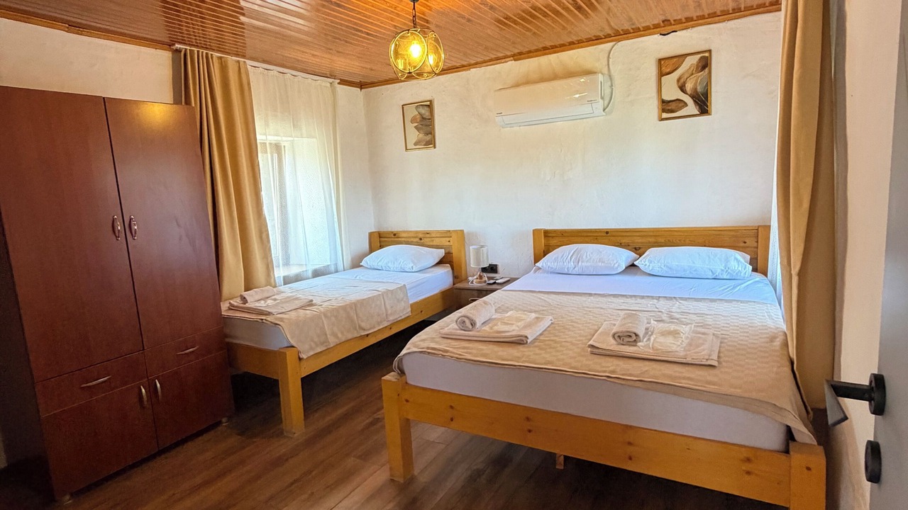 Photo of Bedroom in Behram