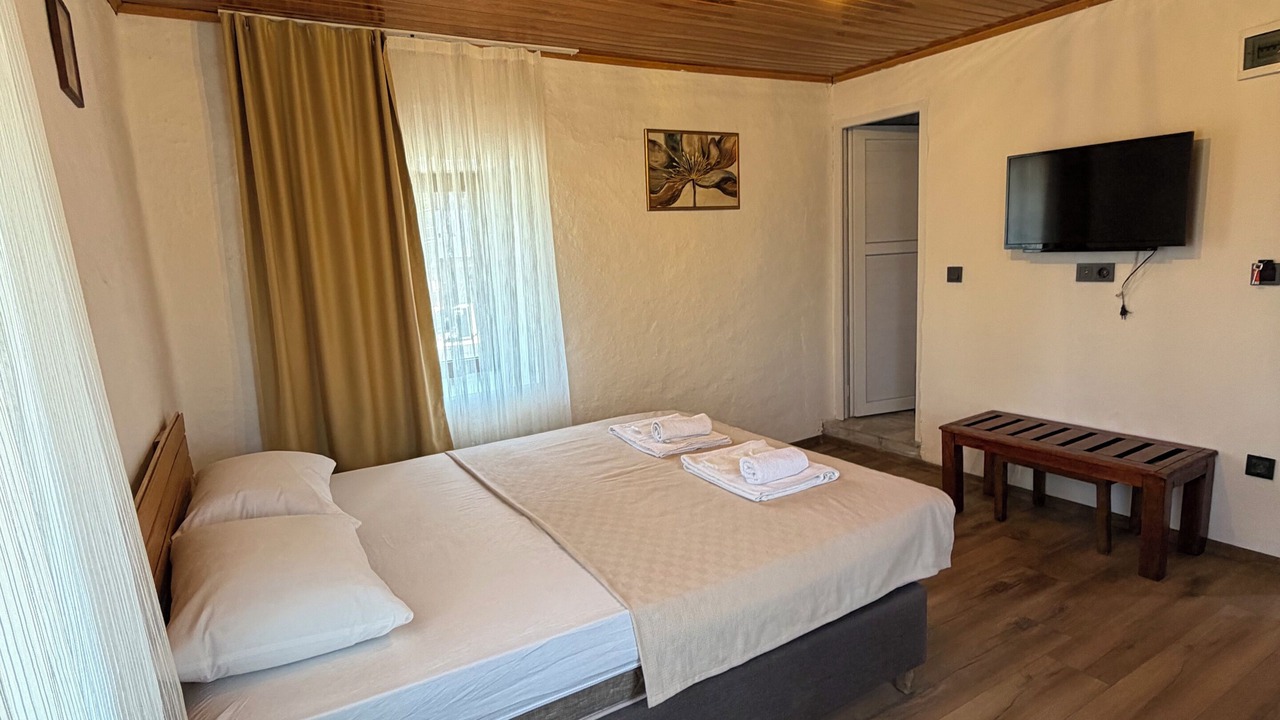 Photo of Bedroom in Behram