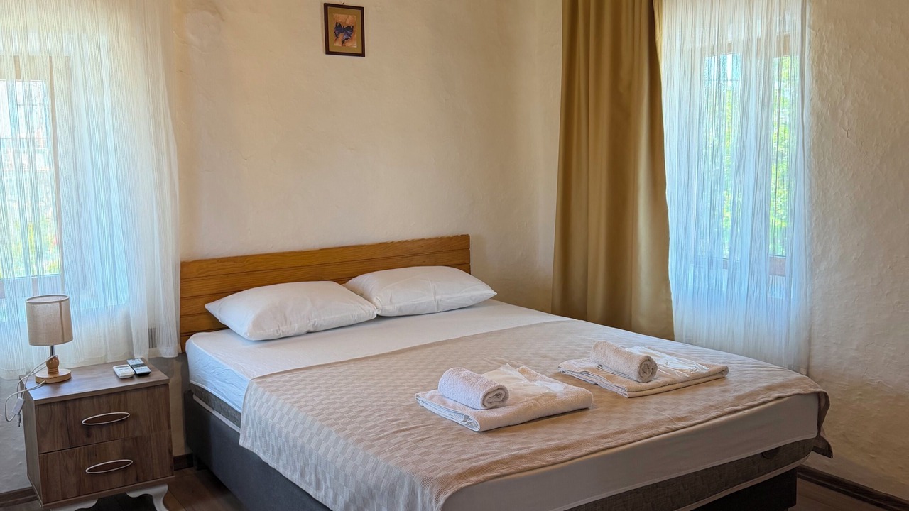 Photo of Bedroom in Behram
