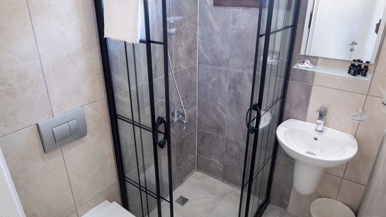 Photo of Bathroom in Karesi