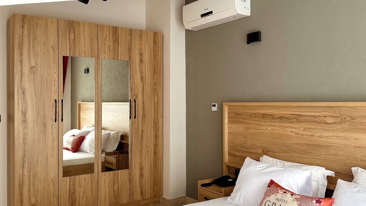 Photo of Bedroom in Ezine