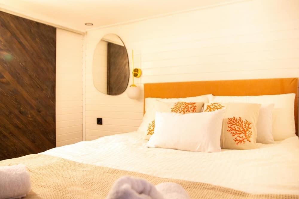 Photo of Bedroom in Karaburun