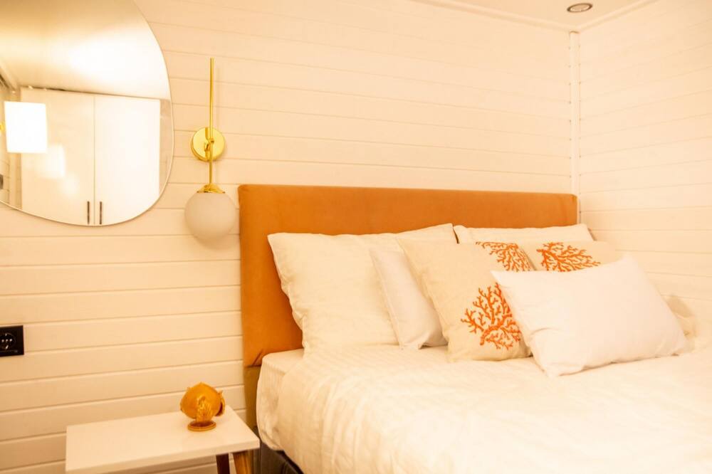 Photo of Bedroom in Karaburun