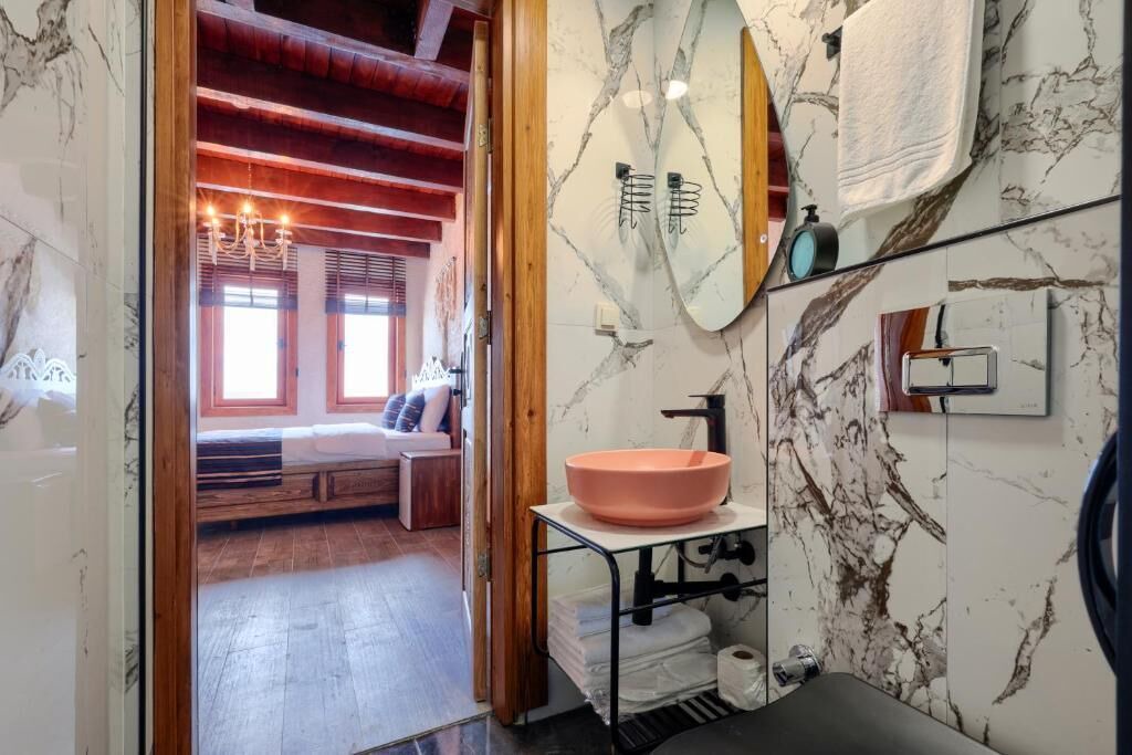 Photo of Bathroom in Kilitbahir Koyu