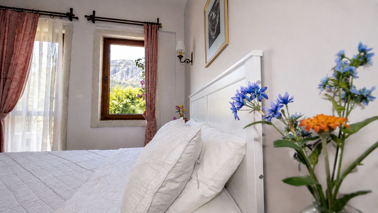 Photo of Bedroom in Karaburun