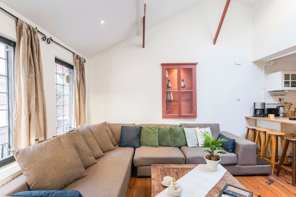 Photo of Livingroom in Cihangir