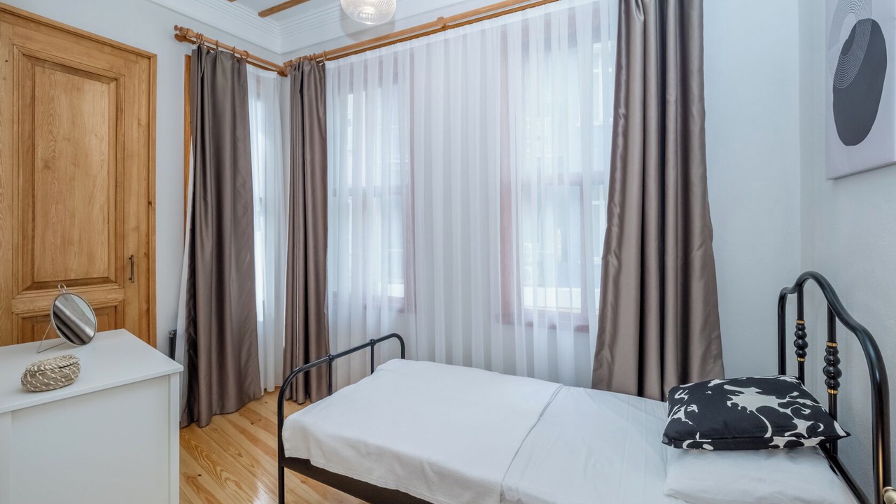 Photo of Bedroom in Besiktas