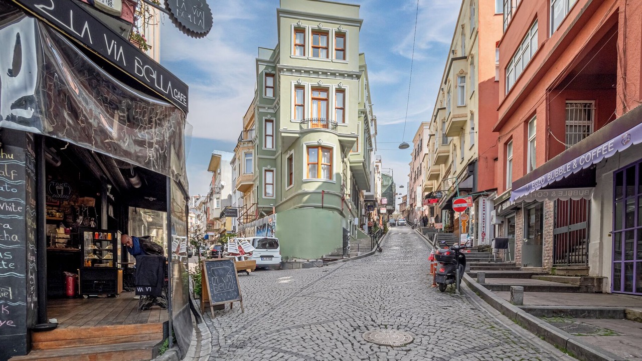 Photo of Others in Besiktas