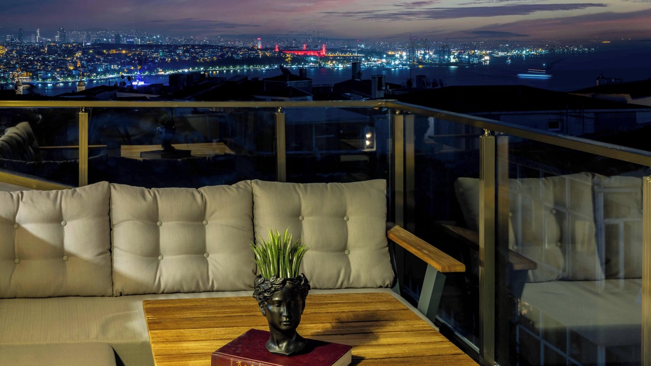 Photo of Others in Cihangir