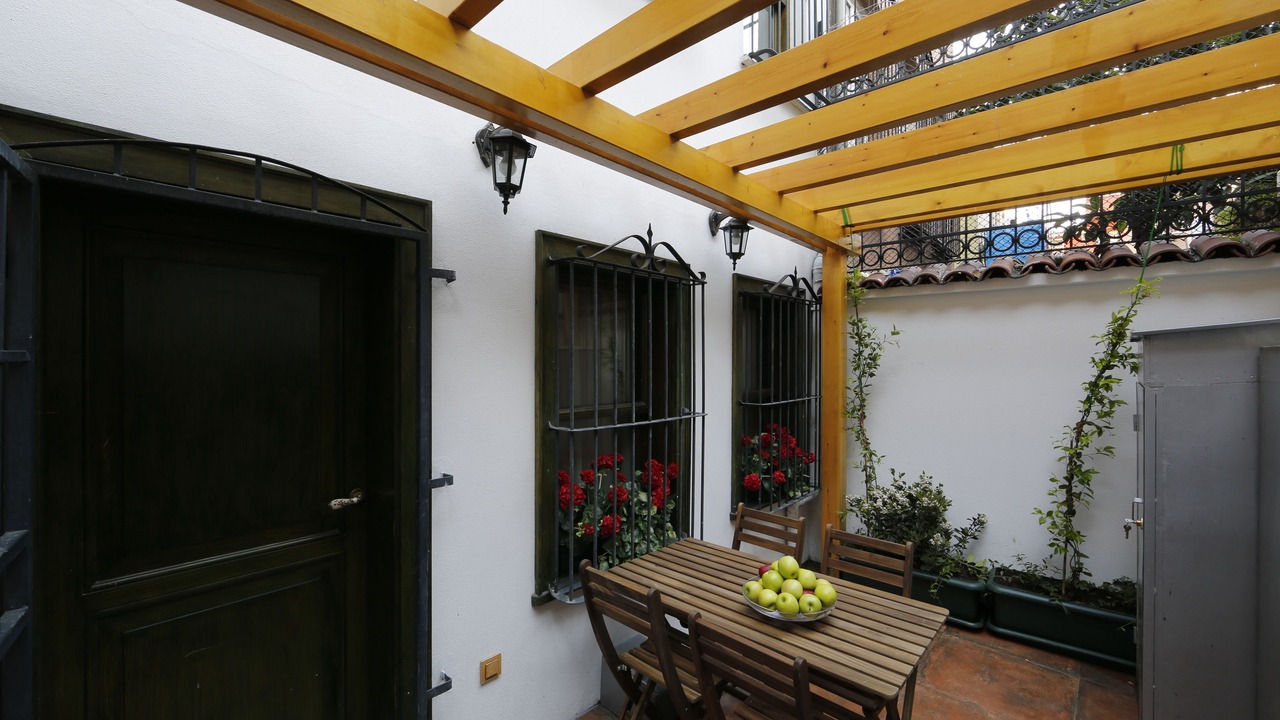 Photo of Patio Balcony in Old City