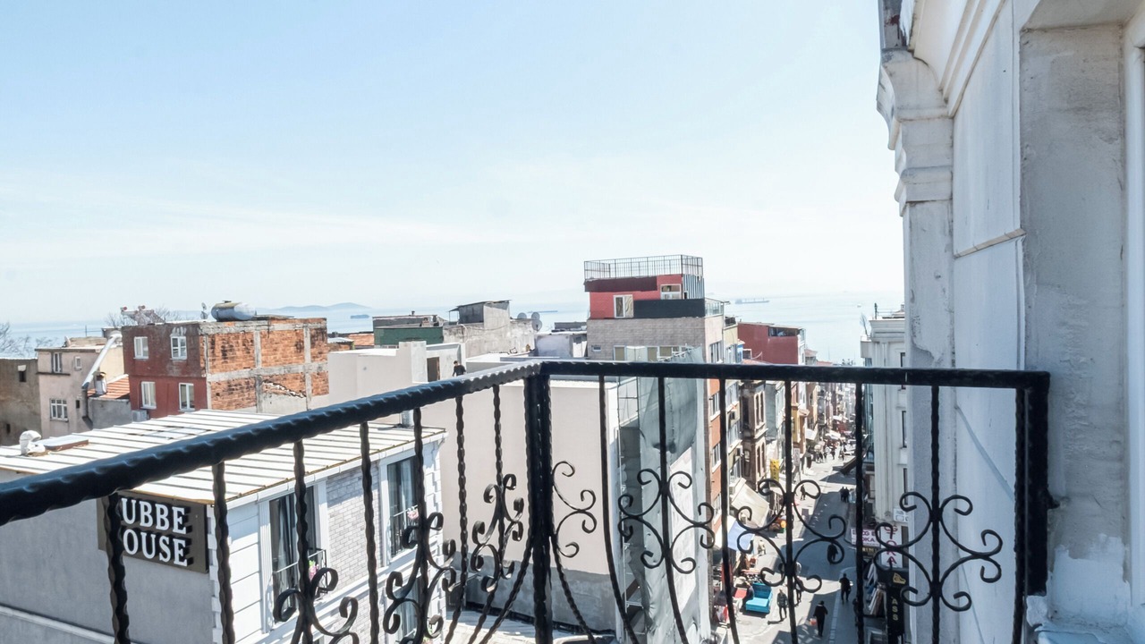 Photo of Patio Balcony in Old City