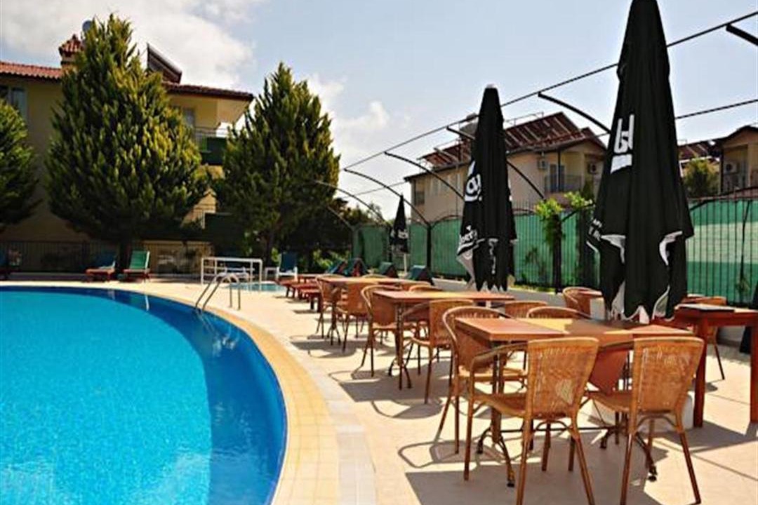 Photo of Others in Side