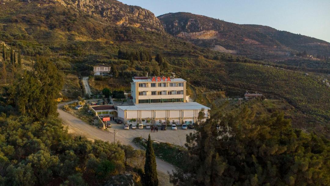 Photo of Others in Defne