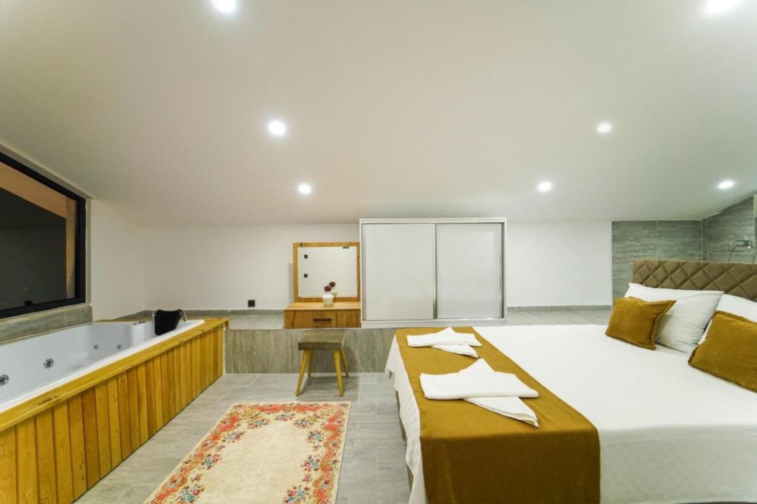 Photo of Others in Karadere