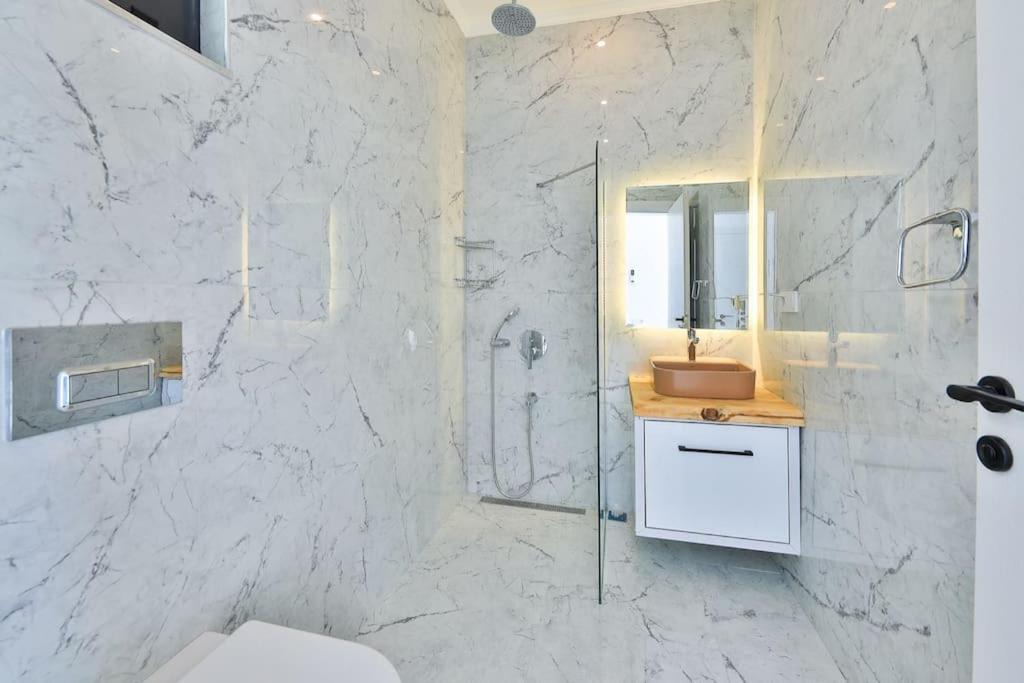 Photo of Bathroom in Islamlar