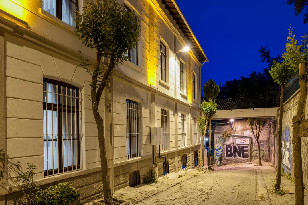 Photo of Others in Cihangir
