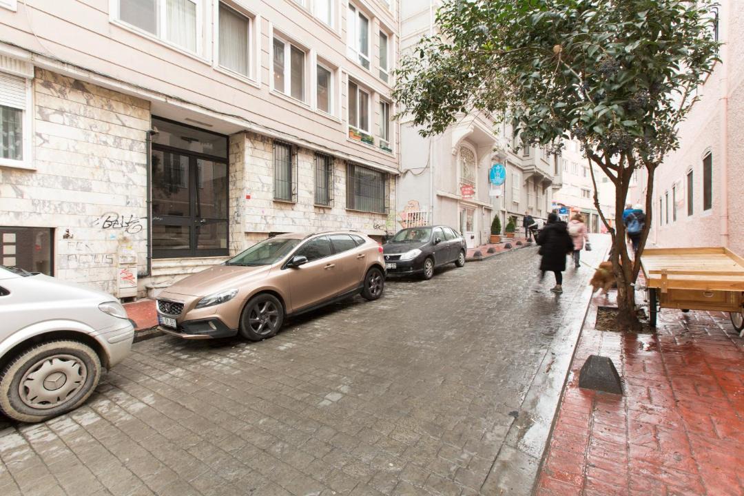 Photo of Others in Cihangir