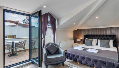 Honeymoon Room