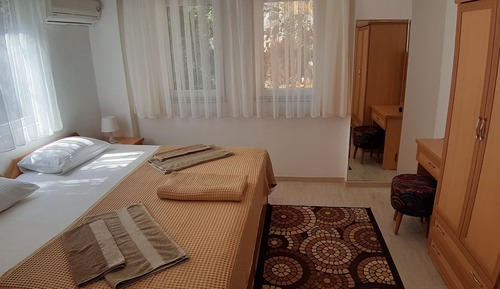 Classic Apartment, 1 King Bed, Non Smoking, Balcony