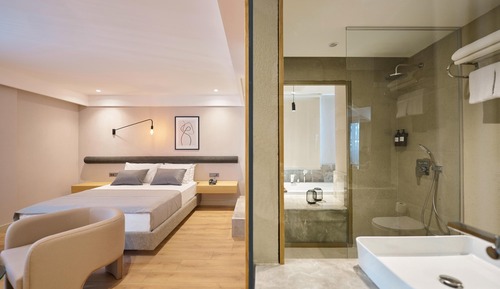 Deluxe Room, Jetted Tub