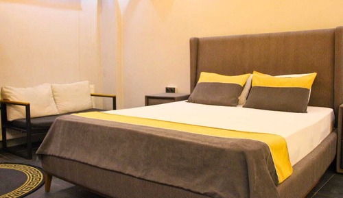 Economy Room