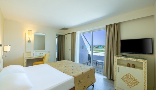 Standard Room, Partial Sea View