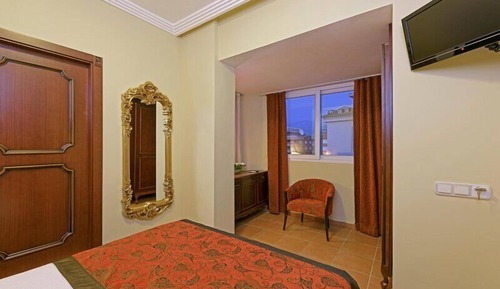 Economy Room