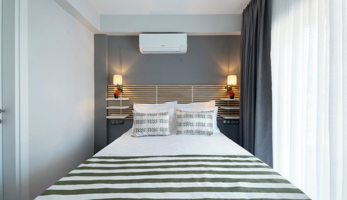 Comfort Room, 1 Queen Bed, Garden View