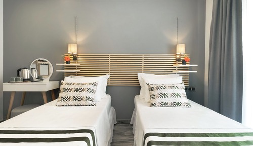 Family Room, 1 Queen Bed with Sofa bed, Garden View