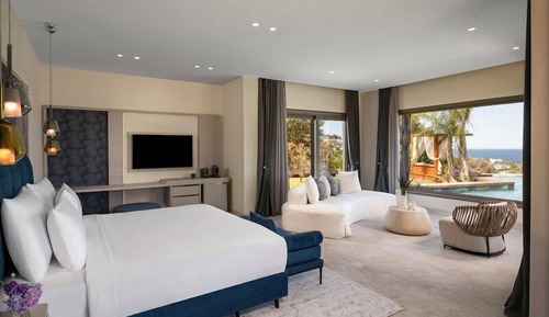 Swim Up Sunset Suite With Sea View