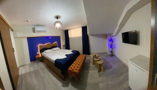 Economy Room