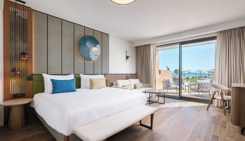 Deluxe Double 4 Swim-Up Room Sea Side 2+2 (Community Zone)