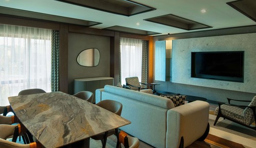 Superior Suite, 1 Queen Bed with Sofa bed