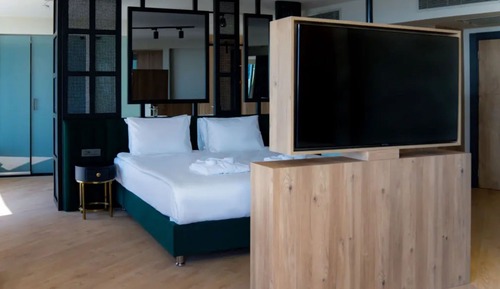 Alarcha Suit Sea Sea View