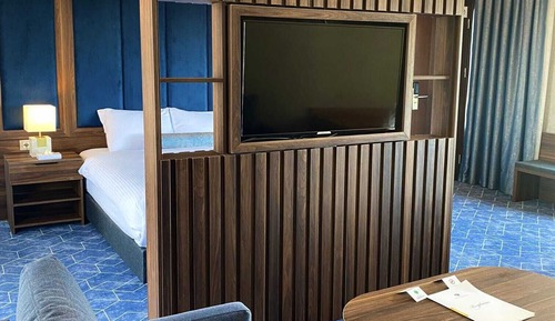 Superior Studio Suite, City View