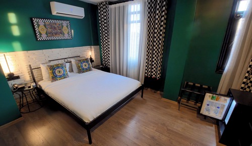 Standard Room, 1 Queen Bed, Non Smoking, City View