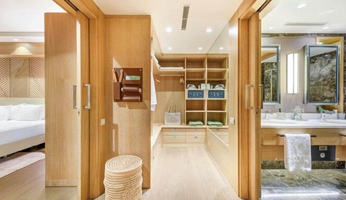 Pearl Pool Suite