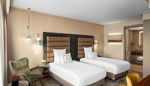 Deluxe Room, 2 Twin Beds, City View