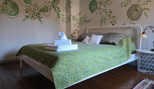 Green Olive Suite