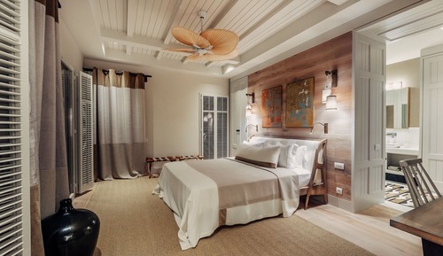 Master Suite, Non Smoking, Pool View