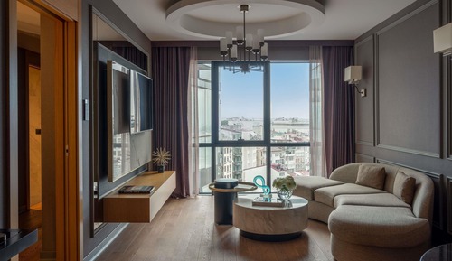 Prestige Suite, One Bedroom, City View, King Bed (Club Millesime Access)