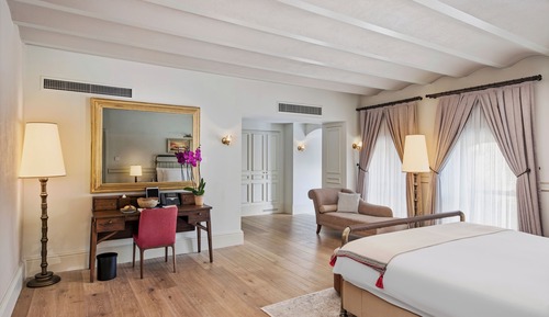 One Bedroom Courtyard Suite