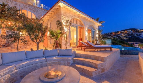 King Suite with Private Pool and Jacuzzi