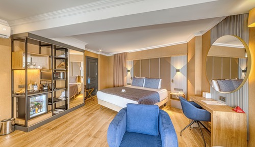 Junior Suite with Jacuzzi Sea View