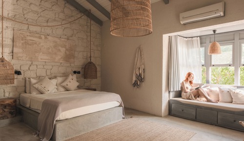 Corner Suite Room